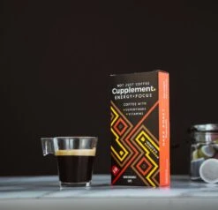 Cupplement Energy/Focus Blend Dark Roast Espresso - 10 Nespresso Koffiecups - Koffie Met Vitamines, Extra Cafeïne En Superfoods - Duurzame Biologische Afbreekbare Koffie Capsules -Koffie Korting Winkel 1200x1157 1