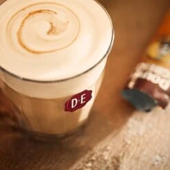 Douwe Egberts Verwenkoffie Latte Caramel Oploskoffie - 5 X 8 Zakjes -Koffie Korting Winkel 1200x1200 300